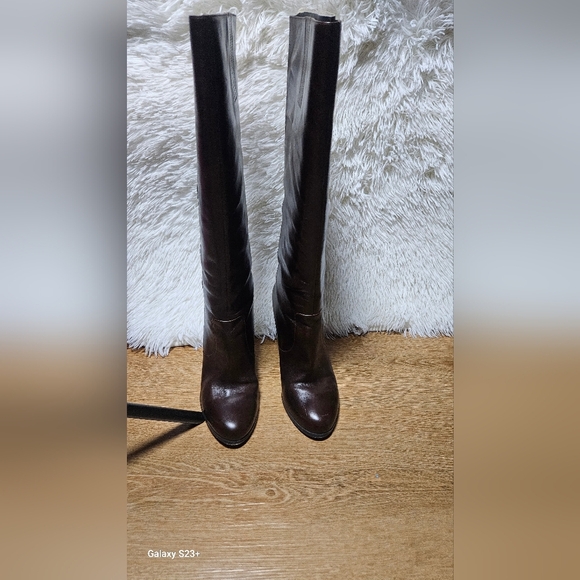 Michael Kors Brown Heeled Boots with Sophisticated Design - Picture 6 of 6